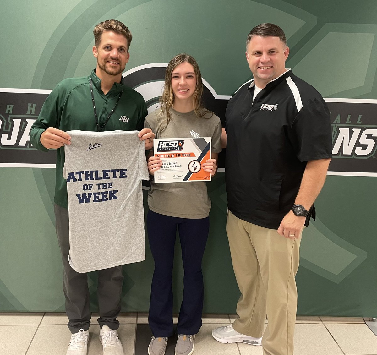 lewis_stan's tweet photo. Congratulations to Clodagh O’Bryant for being named last week’s HCSD Jostens Athlete of the Week. Clodagh ran a 18:53 at the Hall County XC Championships and helped lead her team to the title! https://t.co/6Swsfjklge