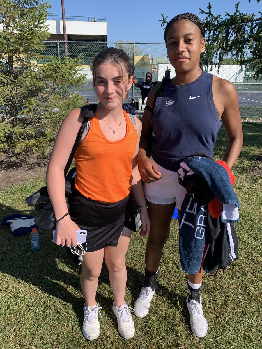 When Italian exchange students meet up at the Sectional Tennis Tournament! Ginevra &amp; Elena 🇮🇹