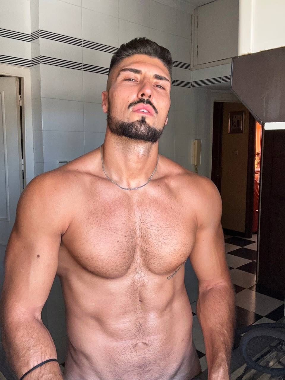 MIGUEL GUERRERO on X: Subscribe to my OF for my sex videos 🥵🍆 fitness  t.corpuiPZjl1G  X
