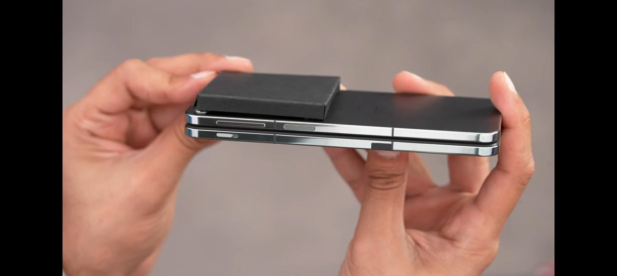 technoguy545's tweet photo. OnePlus Open Foldable early device.
OnePlus built OnePlus open jointly with Oppo.
OnePlus has 37% less crease compared to other foldable devices.
OnePlus Open comes with an alert slider.
#OnePlus #OnePlusOpen #OnePlusFoldable https://t.co/qtdNU6xwZQ