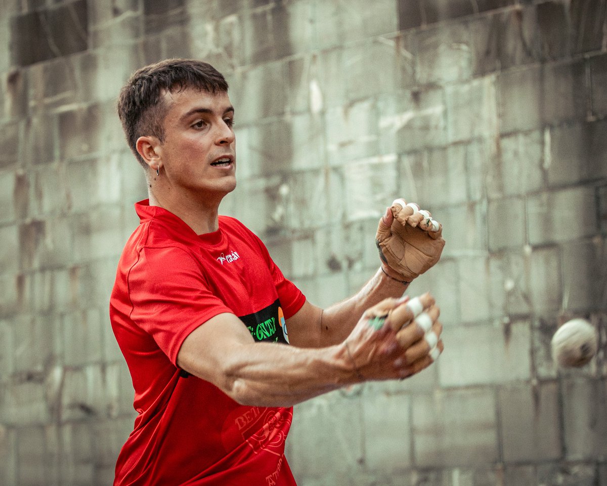 Erronkariko xeietako pilota partidua.