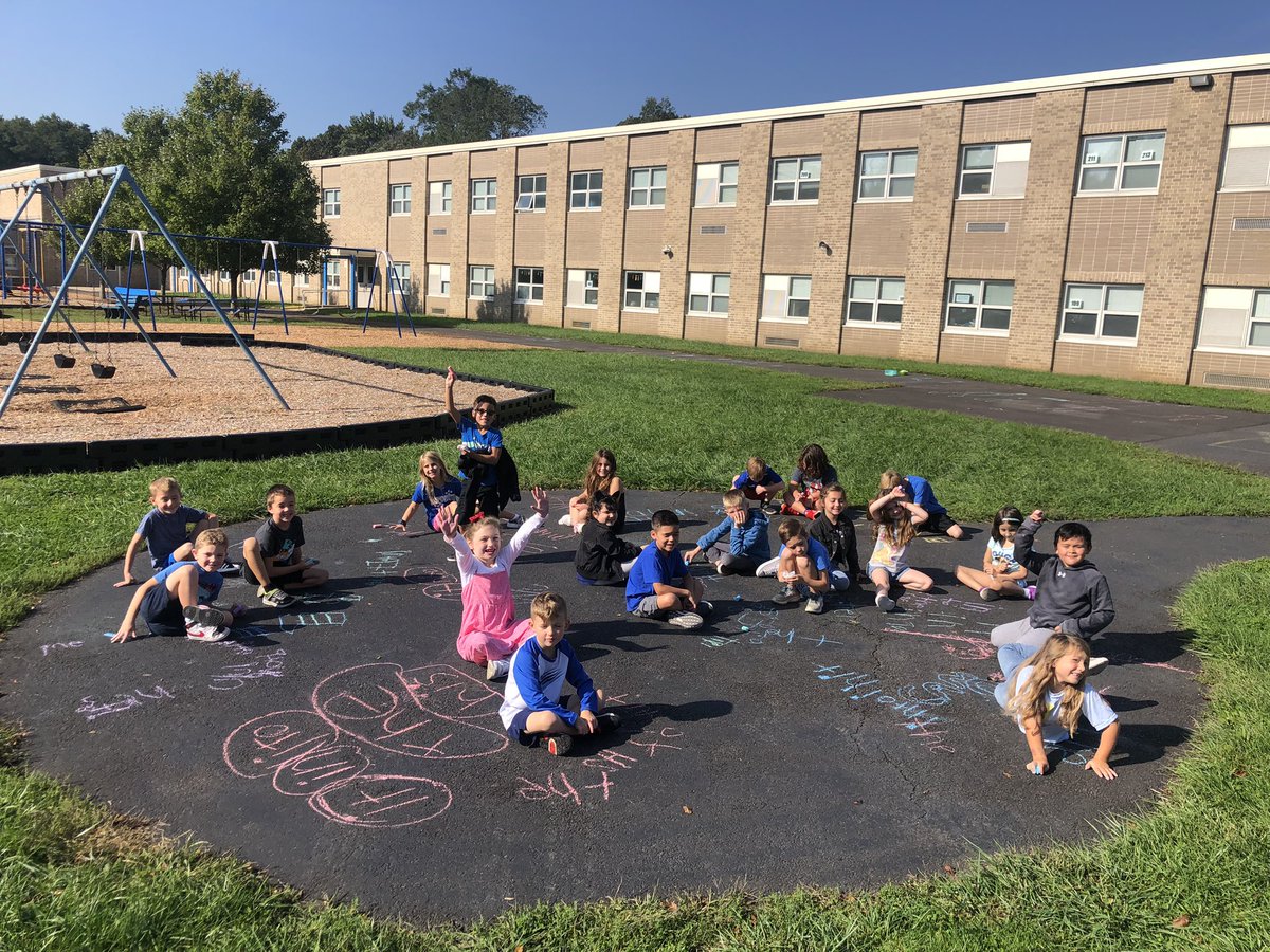 A beautiful fall 🍁 day to learn how the sun makes our shadows move and then some trick word fun! 
@NewMonmouthElem 
<a href="/MTPSpride/">Middletown Township Public Schools</a>