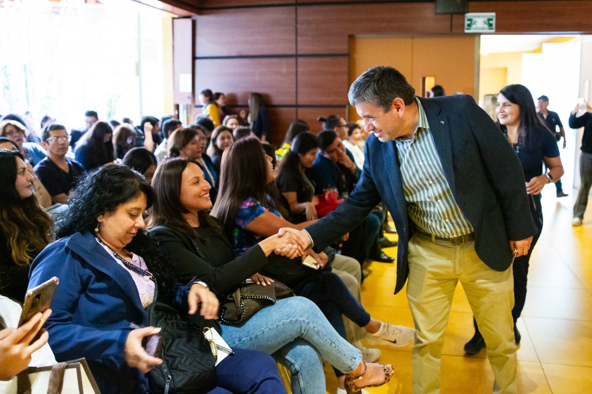 MuniArica's tweet photo. 🫀 #DISAM | Alcalde @Gerardo_Arica destacó el rol de la Atención Primaria de Salud en el aniversario 42 de la DISAM 👏🏻
📌Más información: ⬇️
https://t.co/fADwn1CVaT 👀
#Arica #Chile #DISAM https://t.co/qGMTpDUCkH