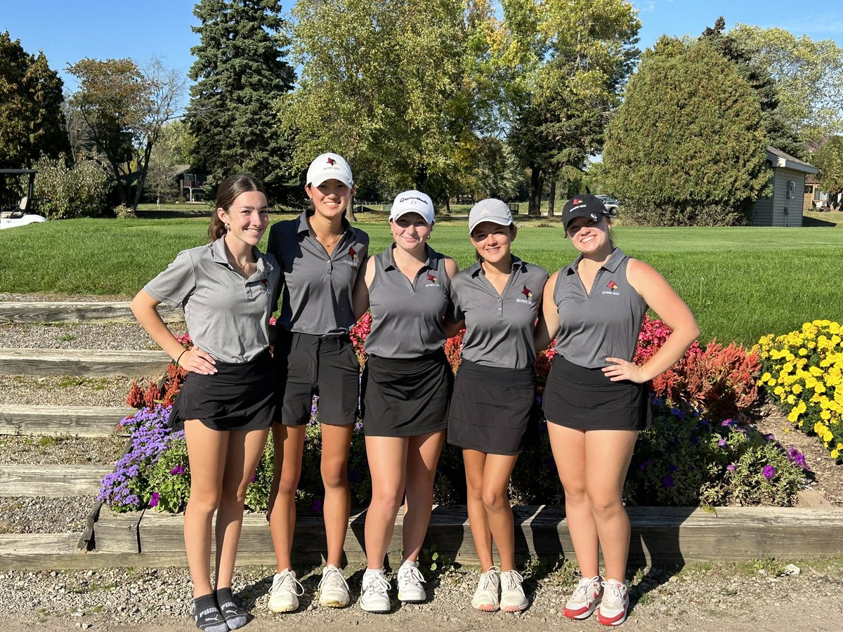 DePereGirlsGolf's tweet photo. Took 4th in a tough sectional today!  Julianne led the way with an 83! https://t.co/f76G0LLpAV
