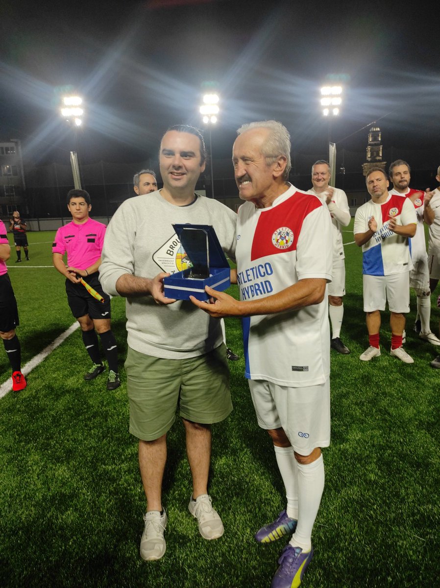 Ahmet Abimizin jübilesini kocaman bir aile olarak gerçekleştirdik. 📸