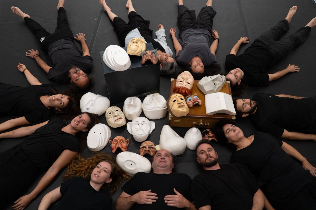 ¡Comenzamos el 9 de octubre!
Interpretación y Creación Escénica a partir del Movimiento
Formación interdisciplinar para la Escena Contemporánea
bit.ly/46whvhc
#escueladeteatro #Teatro #physicaltheater #ecoledetheatre