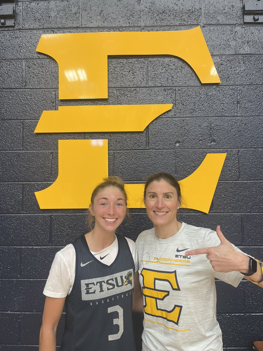 Program Player of the Week for last week was our freshmen Brecken Snotherly! 

Our Program Player of the Week is somebody who embodies our Faithful For Forty mindset throughout the week, on and off the court! 

Great job Brecken!