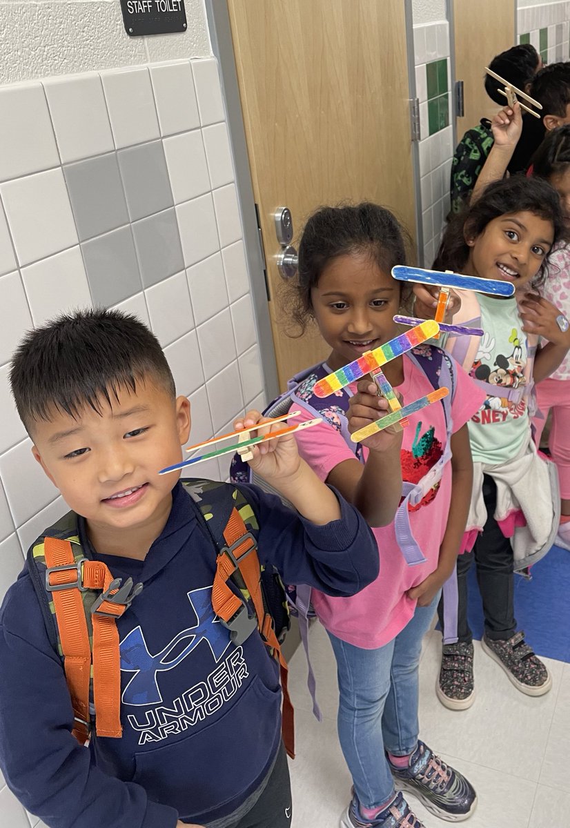 Ms_1stgrade's tweet photo. Ready for takeoff! ✈️ @GoshenPostES #GoGPEGators https://t.co/V3jR7HCuCg