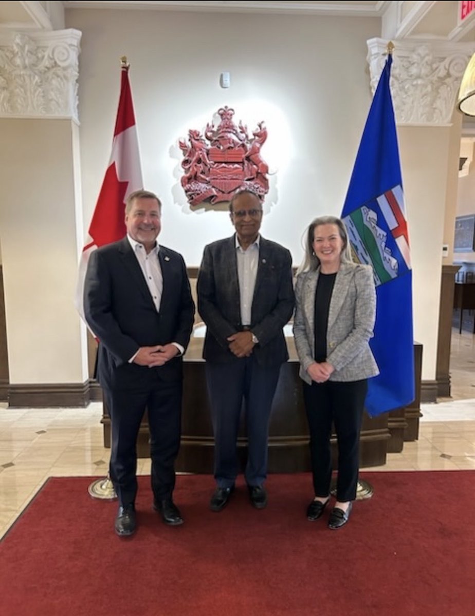 Thank you Minister Yaseen for meeting with @RestaurantsWest &amp; <a href="/KHHigginson/">kelly higginson</a> 
to discuss the state of AB's hospitality industry &amp; labour shortage challenges. Great discussion &amp; appreciation for the Minister's comittment to implement a new AAIP tourism and hospitality stream soon.