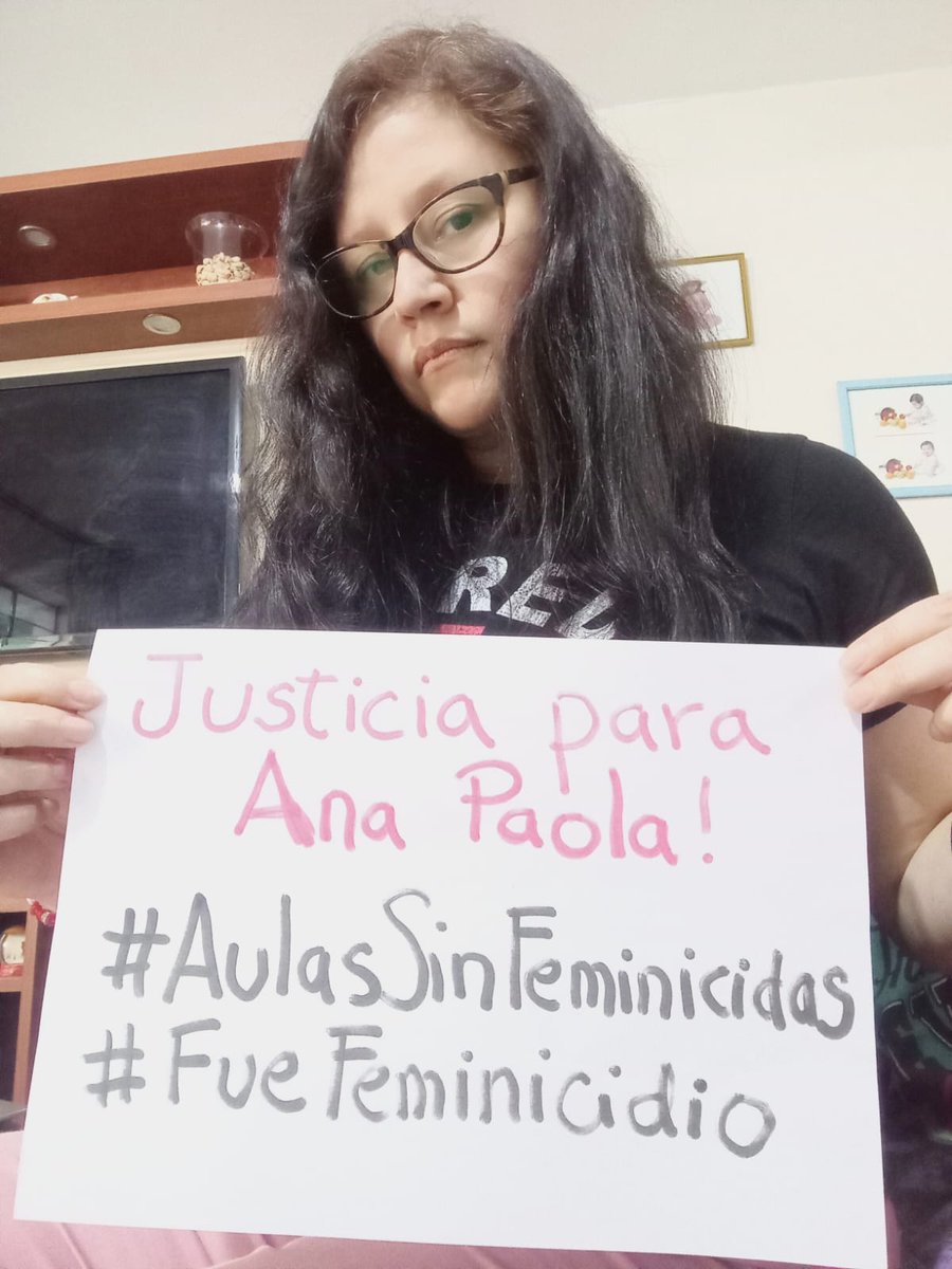 #FueFeminicidio
#AulasSinFeminicidas
#JusticiaParaAnaPaola