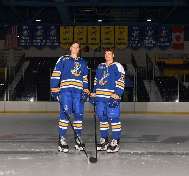 NCAAIceHockey's tweet photo. Runs in the family 🏒

#NCAAHockey x 📸 @HockeyLSSU https://t.co/ZnwOylrDsm