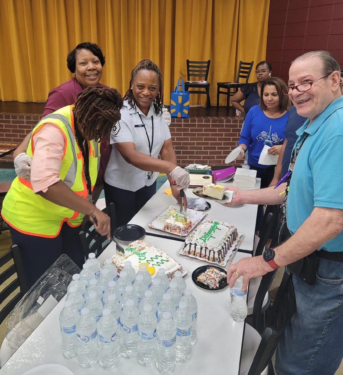 WHS_Seminoles's tweet photo. Westside Students and Staff enjoyed their PBIS KICKOFF along with great news of reaching “Distinguished Level” for PBIS! Seminoles follow the leadership of PBIS Coach Ms. Santina Royal to promote positive engagement!
#Built4Bibb #WestsideWinning #PBISDistinguished #BibbPBIS https://t.co/pGeWJ1fECB
