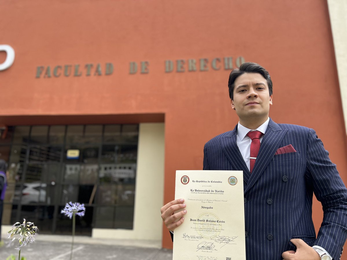 judaso98's tweet photo. Orgullosamente Abogado de la Universidad Pública, de mi Universidad de Nariño!!

Gracias Dios 🙏 https://t.co/nVZWZLLHMt