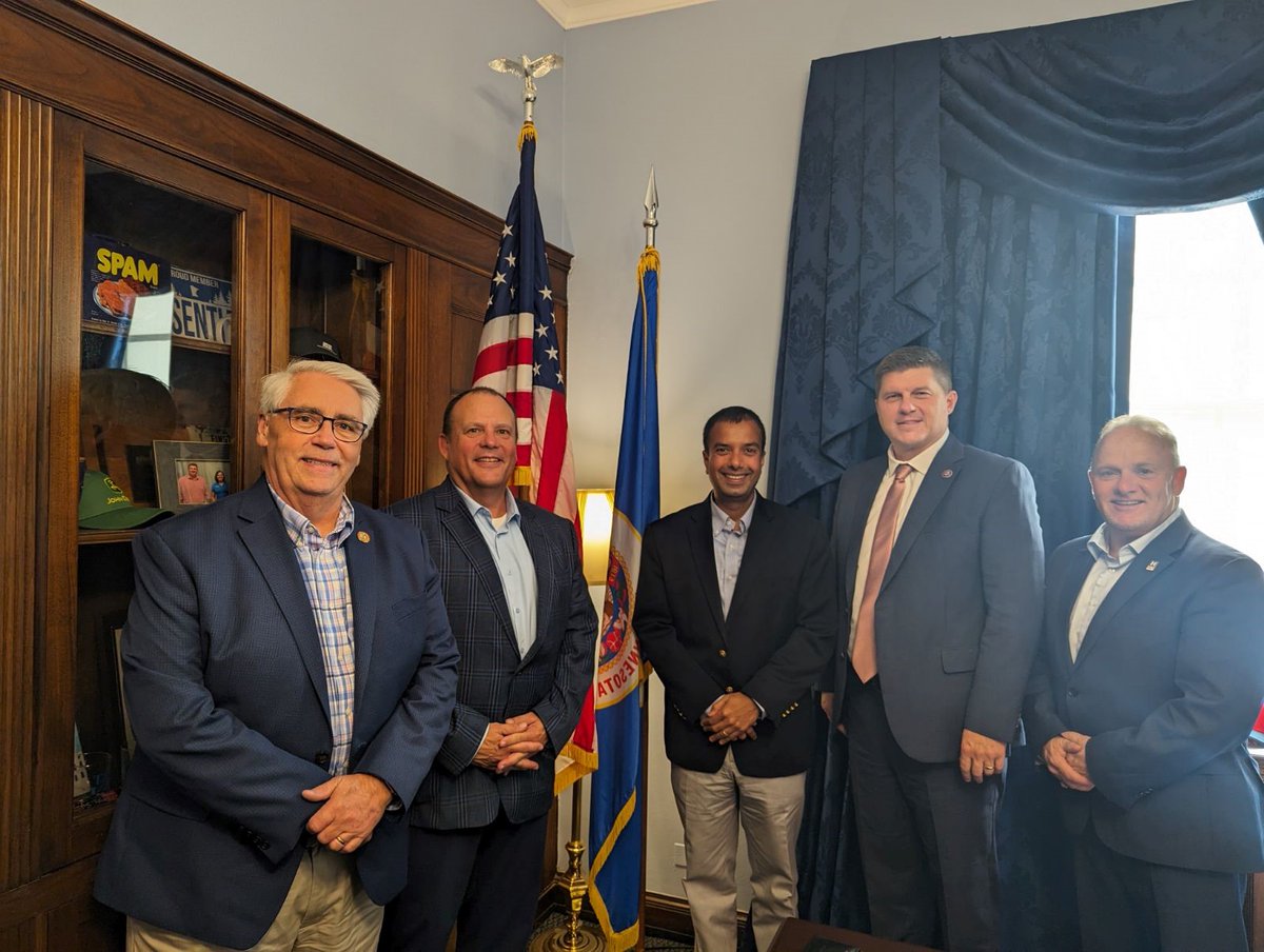 MNhospitals's tweet photo. Hospital and health system leaders are in Washington D.C. to advocate for the health of Minnesotans. Thank you, @RepFinstad for prioritizing rural health care and making time to discuss the challenges rural hospitals are facing. https://t.co/6p8mucw07G