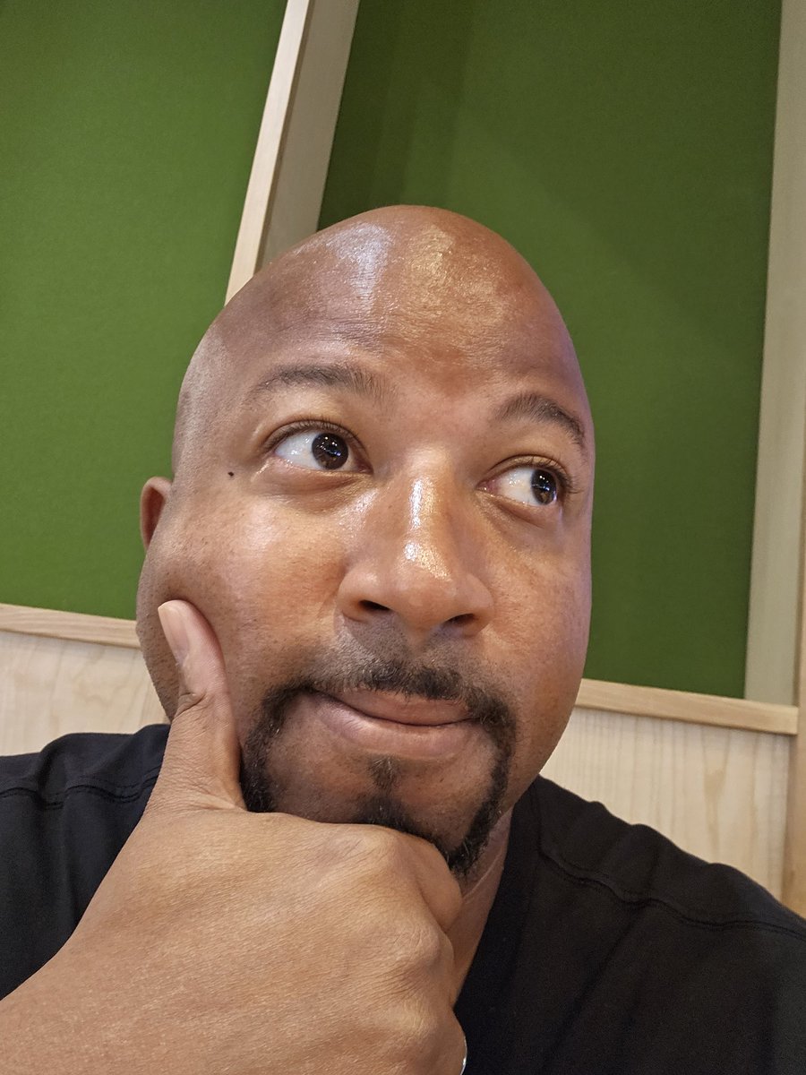 tagnar's tweet image. Getting a bite to eat while waiting for this flight to Dallas because I don't arrive until 5 hours later.

#nomnoms   #catchthesesflights