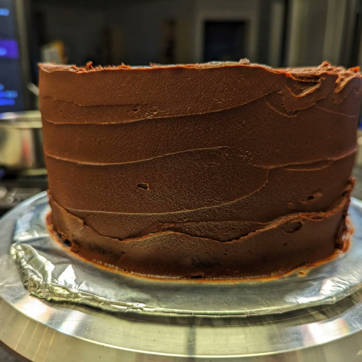banzaimerlin's tweet photo. Bake Off is BACK and my obsessed self couldn't be more excited!!! Made the Cake Week technical challenge on stream yesterday - the famous (if only for the missing raspberry) Chocolate Fudge Cake!
#BanzaiBites #CakeWeek #GBBO #BakeOffWannabe
#ChocolateFudgeCake #TechnicalChallenge https://t.co/774v5hEIjk