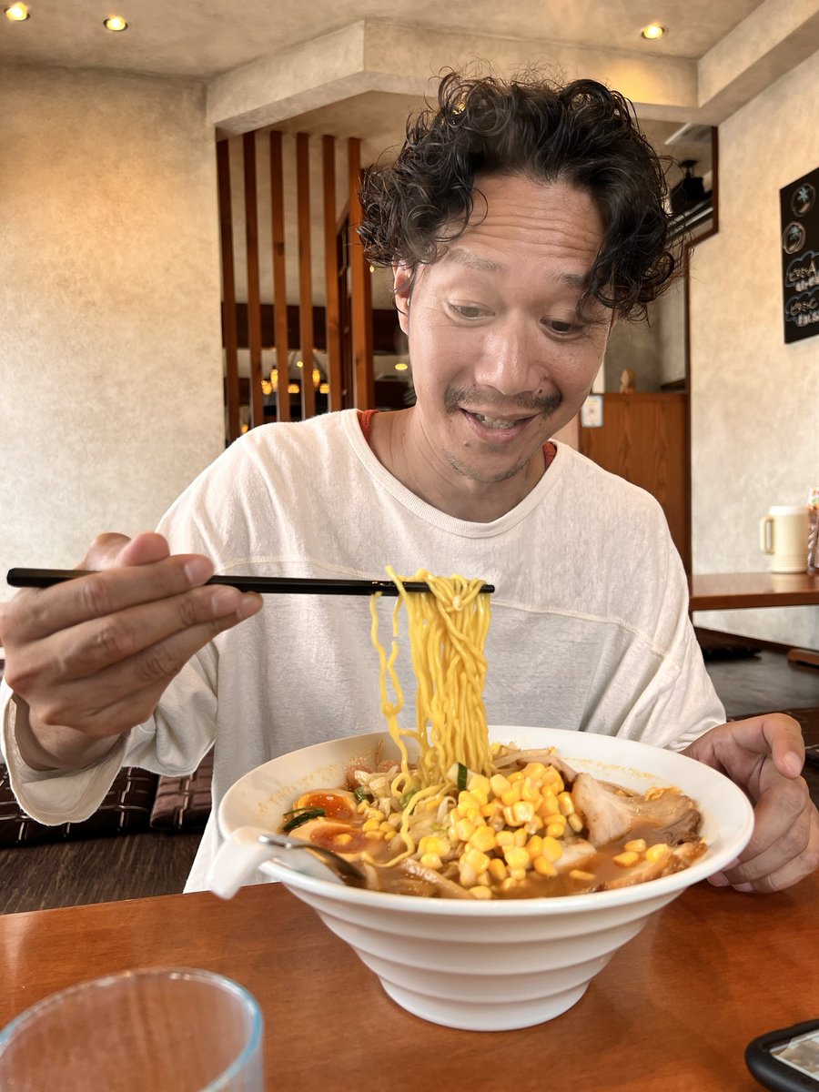 chitapics's tweet photo. #ちたぴくす 本日のお昼は 半田市の #ヌードルレストランライオン さんです！美味しいラーメン食べて午後のロケも頑張ります！ https://t.co/7yfs9bMLIm
