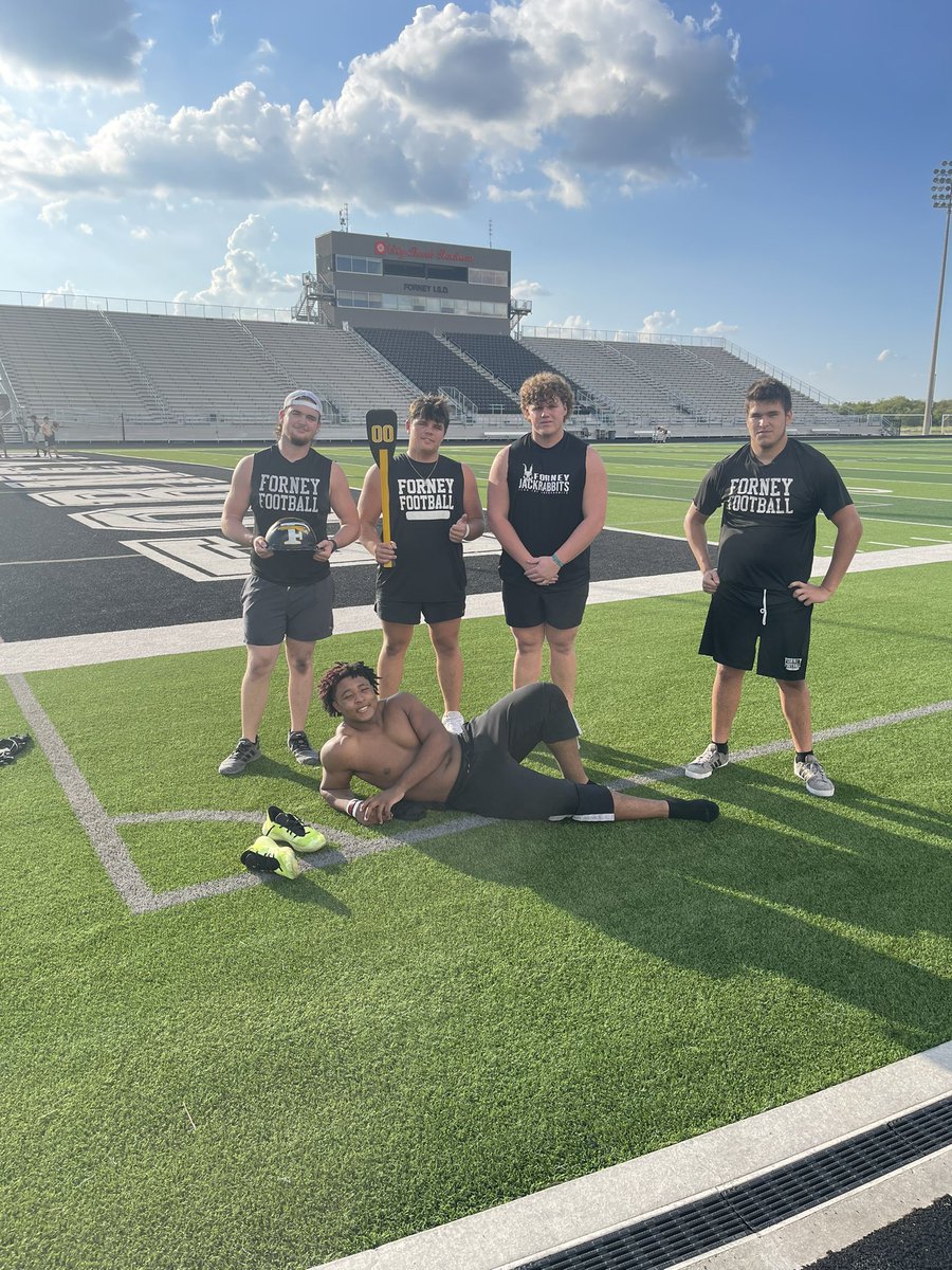 CoachPatt79's tweet photo. I know this is late but these young men had an awesome game against Lufkin party in the backfield. @LukeRodriguez08 @TankBennett52 @DivineTEMPLE5 @KutterV25 @CadenSanders06 proud of you guys. @FootballForney #FTJ https://t.co/c68Djo5zGu