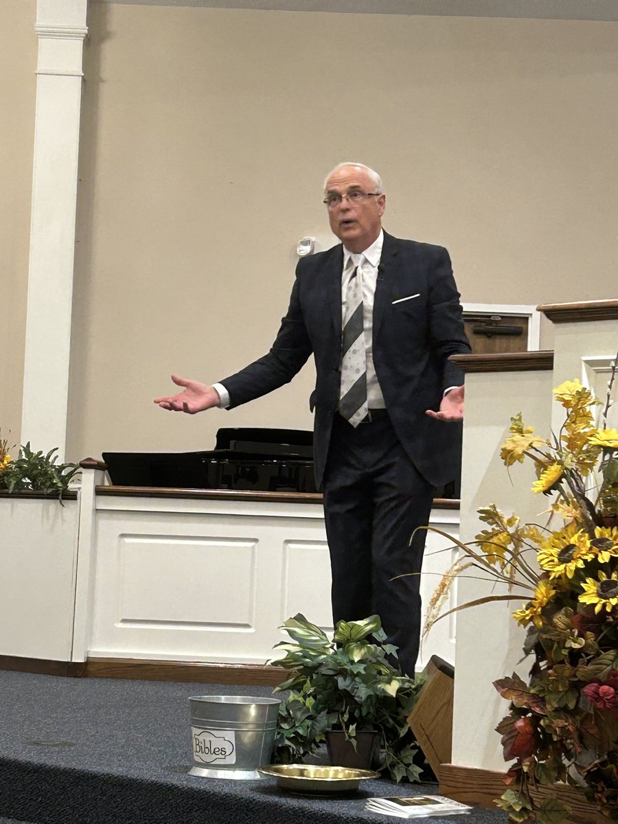 Having a great meeting at Northern Kentucky Baptist Church with our dear, long time friends Pastor Tim Schelling and wife Vickie.