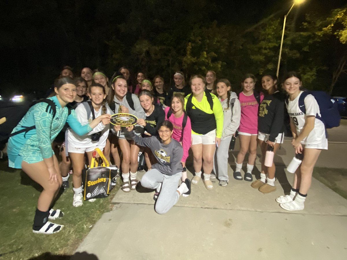 oaks_ladyeagles's tweet photo. When you battle back from being down twice, overcome a hostile environment and win a game in double OT against a section opponent it’s a team win! Tonight’s Player of the Match ⛓️ goes to the team!

#KOSoccer🦅 #WPIALSoccer #Team #POTM https://t.co/5oLZn7zOpO