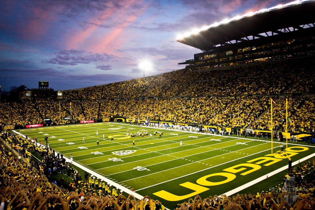 MasonPosa's tweet photo. Thank you @CoachMikeLBs for an amazing phone call!! Beyond bless to receive an offer from @oregonfootball 
#GoDucks #AGTG
 @Coach_CHampton 
@CoachLup 
@CoachDanLanning https://t.co/YJRnEjLaP0