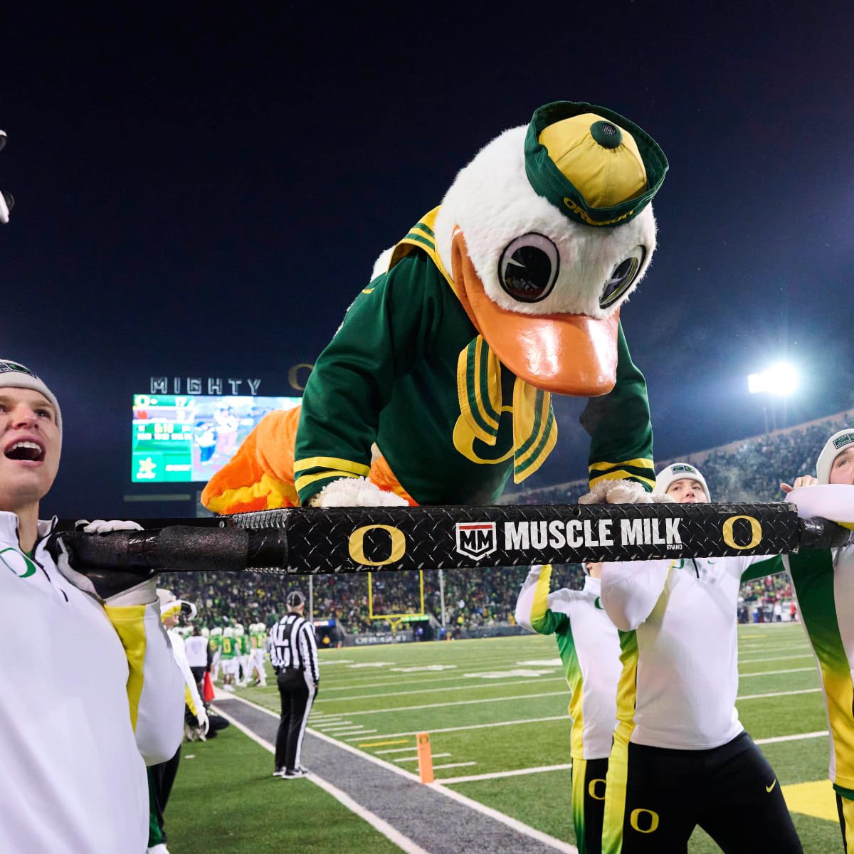 Thank you <a href="/CoachMikeLBs/">Coach Brian Michalowski</a> for an amazing phone call!! Beyond bless to receive an offer from <a href="/oregonfootball/">Oregon Football</a> 
#GoDucks #AGTG
 <a href="/Coach_CHampton/">Chris Hampton</a> 
<a href="/CoachLup/">Tosh Lupoi</a> 
<a href="/CoachDanLanning/">Dan Lanning</a>