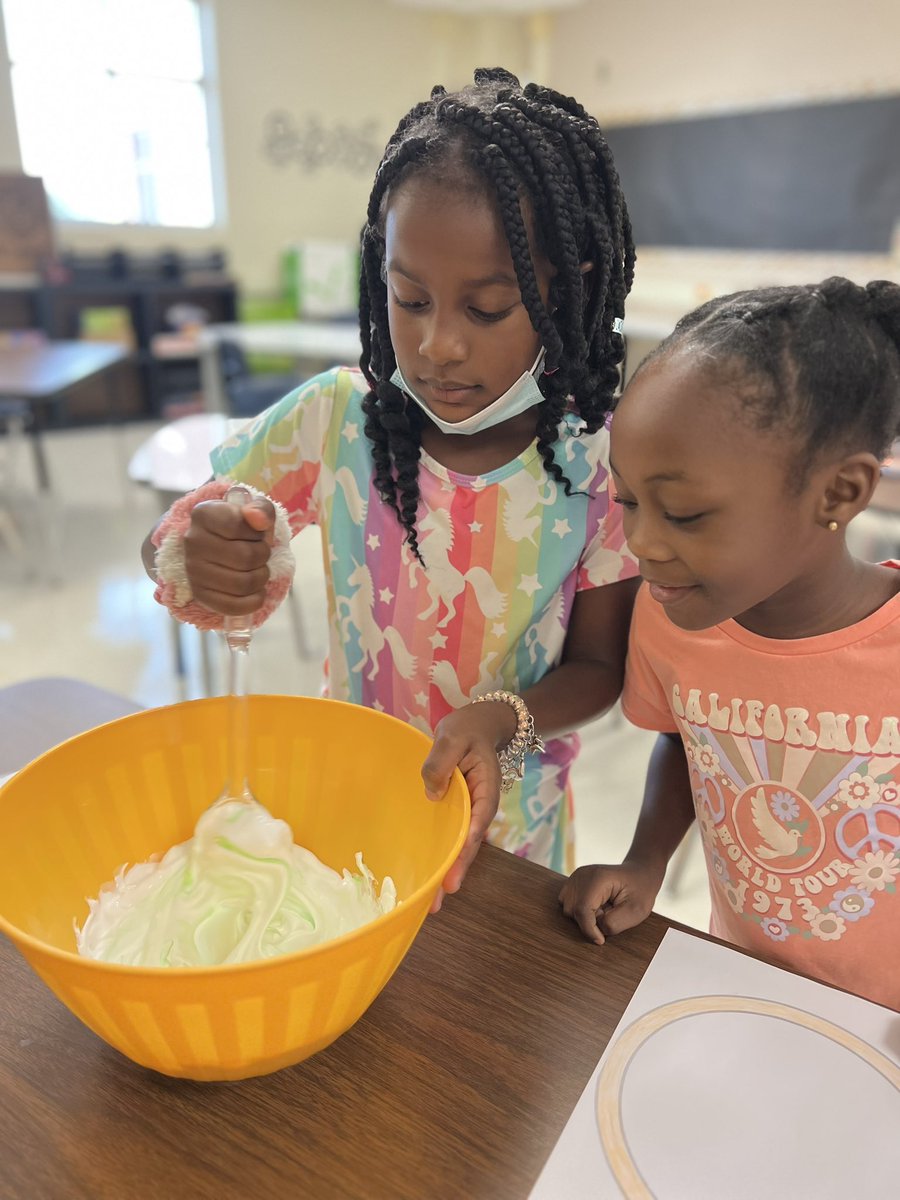 MrsFrizzle22's tweet photo. Kicking our year off with some delicious moments @NISDDriggers GT classroom. One Smart Cookie setup, Blow your house down challenge and creativity in our transformations. @NISDGTAA @NISD https://t.co/Yt2Wh3lmz3