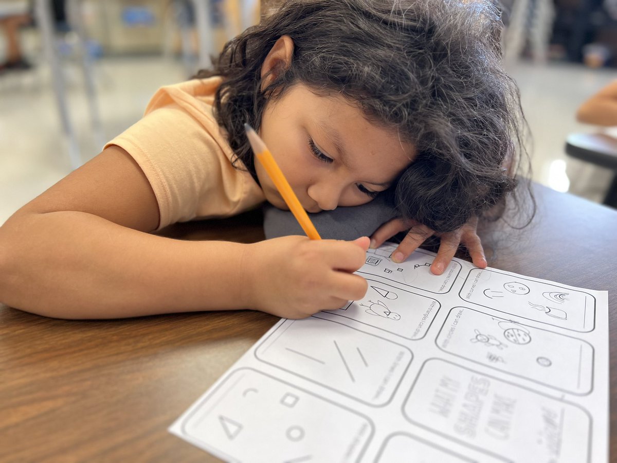 MrsFrizzle22's tweet photo. Kicking our year off with some delicious moments @NISDDriggers GT classroom. One Smart Cookie setup, Blow your house down challenge and creativity in our transformations. @NISDGTAA @NISD https://t.co/Yt2Wh3lmz3