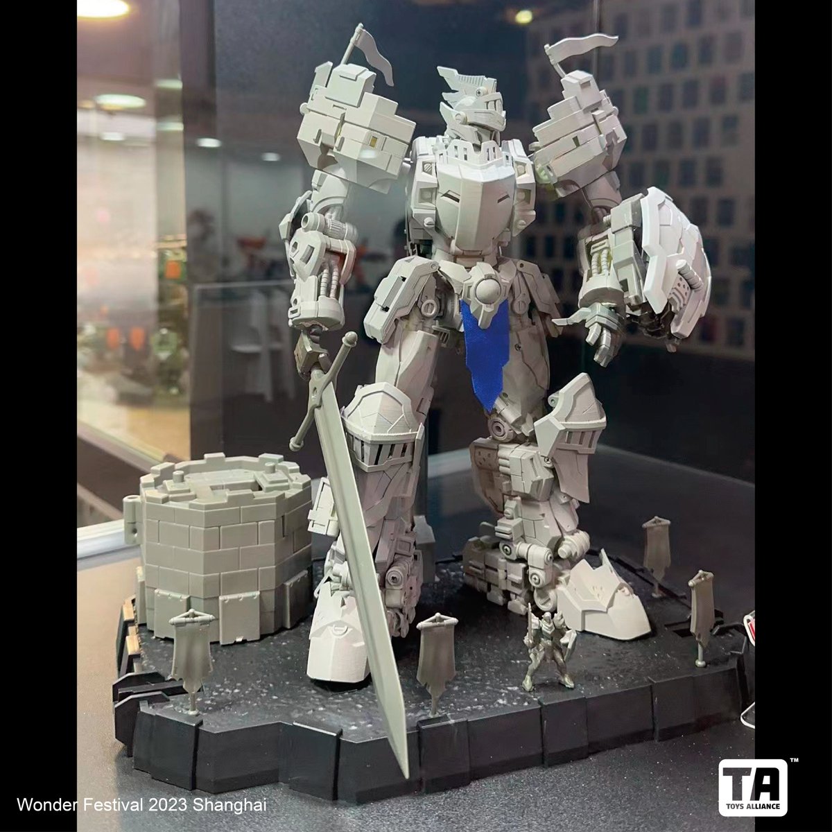 ARCHECORE_BvsB's tweet photo. 雷電騎士キリアンが上海ワンフェスで展示中！ #上海ワンフェス https://t.co/esdXR06ciO