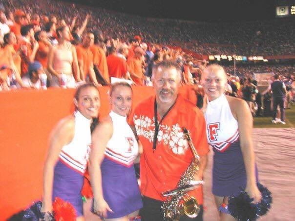 GatorBillMSU's tweet photo. The front row of that full band pic is filled with reasons why I left Lansing MI at 17 years old to move to Gainesville for my #FirstFreshmanYear They also may be part of the reason I was back in E Lansing at 18 years old to attend Michigan State for my #SecondFreshmanYear
Good times. Go Gators. Go Green