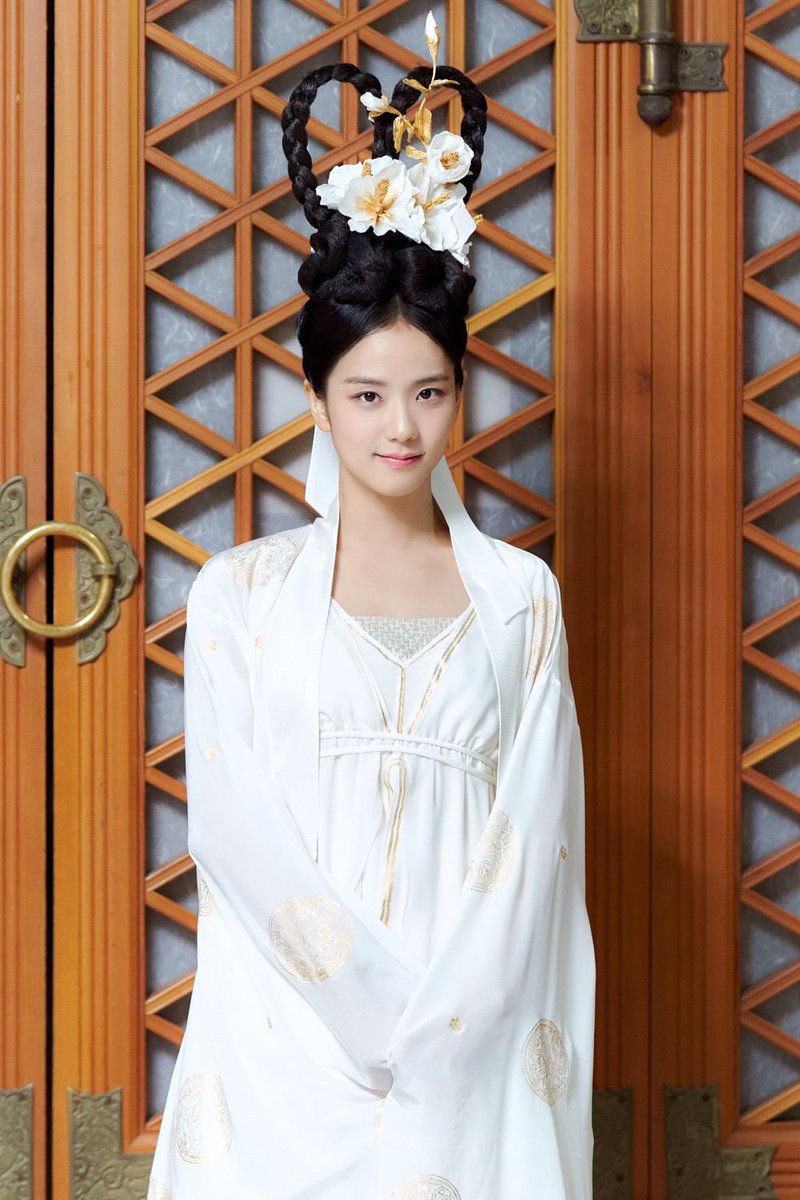 HiTVSpanish's tweet photo. Hermosa hada Jisoo detrás de escena de "Dr Cheon &amp; Lost Talisman" 🧚

#DrCheonAndLostTalisman #Jisoo https://t.co/0Y2w20Rbdr
