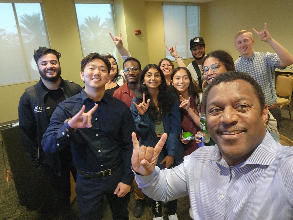 KevinBSneed's tweet photo. Second  "Bullet Train to the Future" tour stop today was on the home campus of @USouthFlorida! Incredibly bright students expressing a passion for the pharmacy profession.  They loved my vision for implementing #AI #DigitalHumans #PGX &amp; #ProactiveAnalytics. Join Us @USFCOP👨🏼‍⚕️👩🏾‍⚕️ https://t.co/NqsENlTxD3