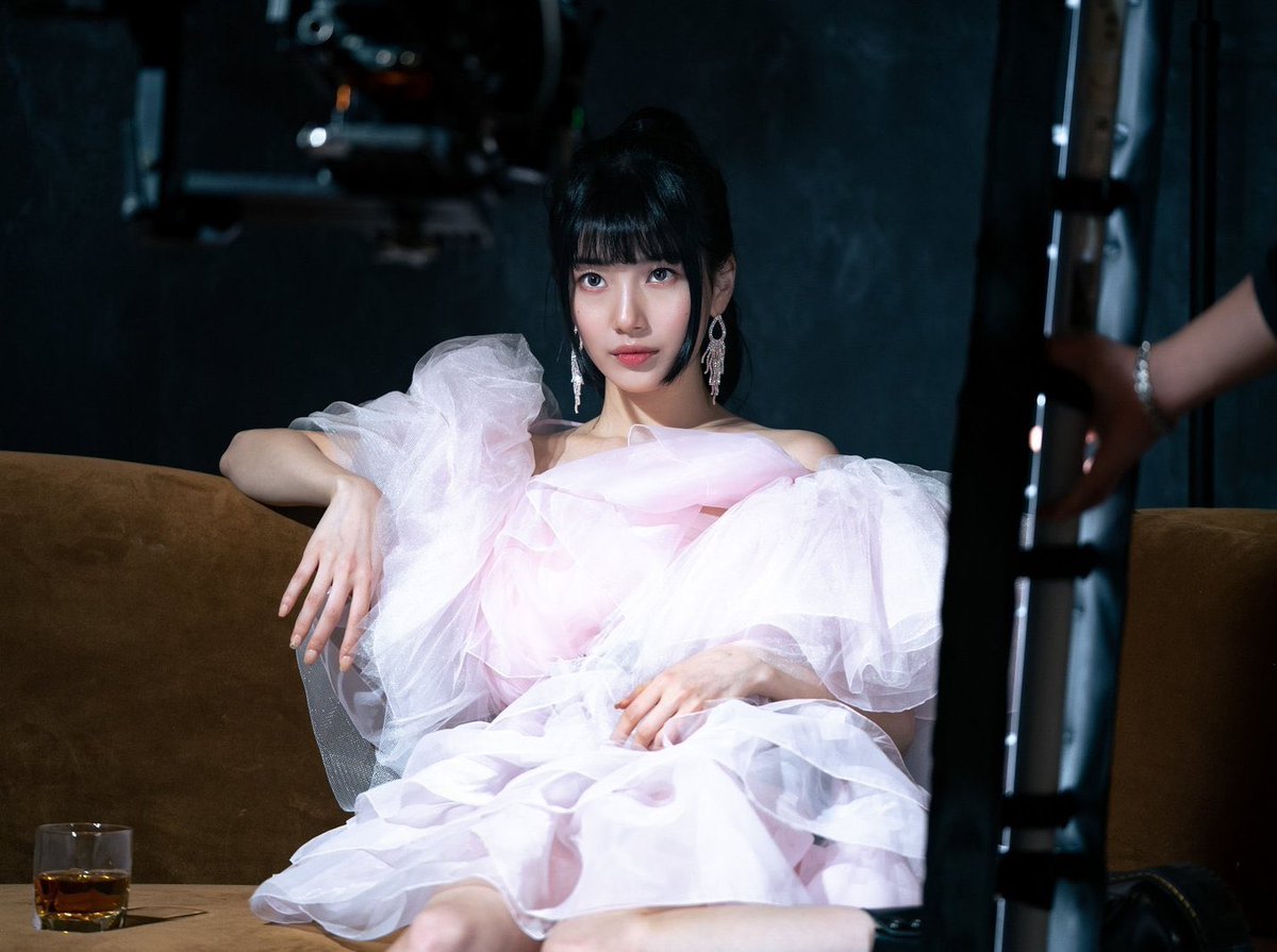 HiTVSpanish's tweet photo. ¡El verdadero ídolo Suzy en Doona! programado para su lanzamiento el 20 de octubre. No puedo esperar a que regrese🤩✨

#Doona #BaeSuzy #Suzy https://t.co/q3BZ7fJxR9