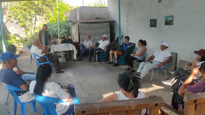 CemGuanare's tweet photo. #2deOct Estuvimos en reunión Organizativa con los Coordinadores de los 31 puntos de Votación del Municipio Guanare.
Seguimos sin descanso trabajando y organizandonos para asegurar el triunfo de nuestro Candidato @prospericarlos en las próximas elecciones #Primarias2023
🇻🇪💪🙏 https://t.co/zJbf1uNfAh