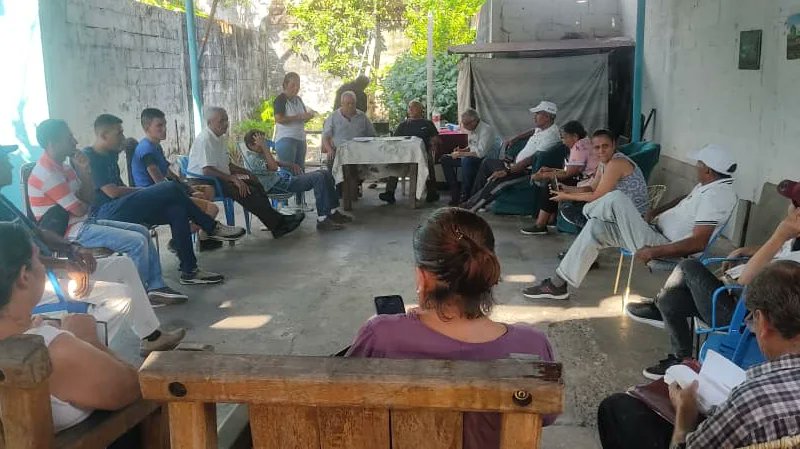 CemGuanare's tweet photo. #2deOct Estuvimos en reunión Organizativa con los Coordinadores de los 31 puntos de Votación del Municipio Guanare.
Seguimos sin descanso trabajando y organizandonos para asegurar el triunfo de nuestro Candidato @prospericarlos en las próximas elecciones #Primarias2023
🇻🇪💪🙏 https://t.co/zJbf1uNfAh