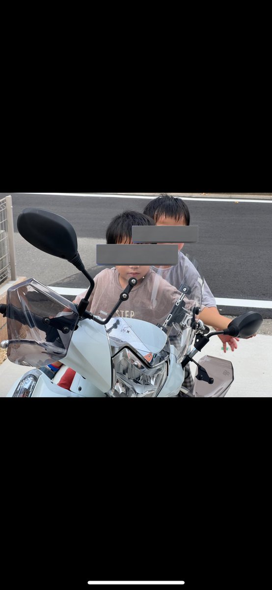 saitamajoshi's tweet photo. 拡散希望です

昨日の夜に自宅の敷地内からバイクが盗まれました。

ホンダのリード125
ナンバーは
ヒダカシ あ 5055

特徴は前方と手の前にシールドが付いています。

埼玉県日高市周辺の川越、飯能、鶴ヶ島にある可能性が高いとのことですが、、

もし心当たりがありましたらご連絡お願いします。 https://t.co/lLMzTqDiQC