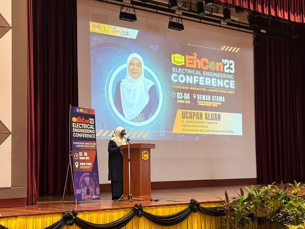 JKRElektrik's tweet photo. Electrical Engineering Conference 2023 𝗘²𝗻𝗖𝗼𝗻’𝟮𝟯 Sedang berlangsung dan Telah Dirasmikan Oleh YBhg. Datuk Sr. Amran Bin Hj. Mohd Majid, Timbalan Ketua Pengarah Kerja Raya (Sektor Pakar) Pada 3 Oktober 2023.

#EnCon23
 PIONEERING INNOVATION, LEADING EXCELLENCE https://t.co/XVoW6COgWv