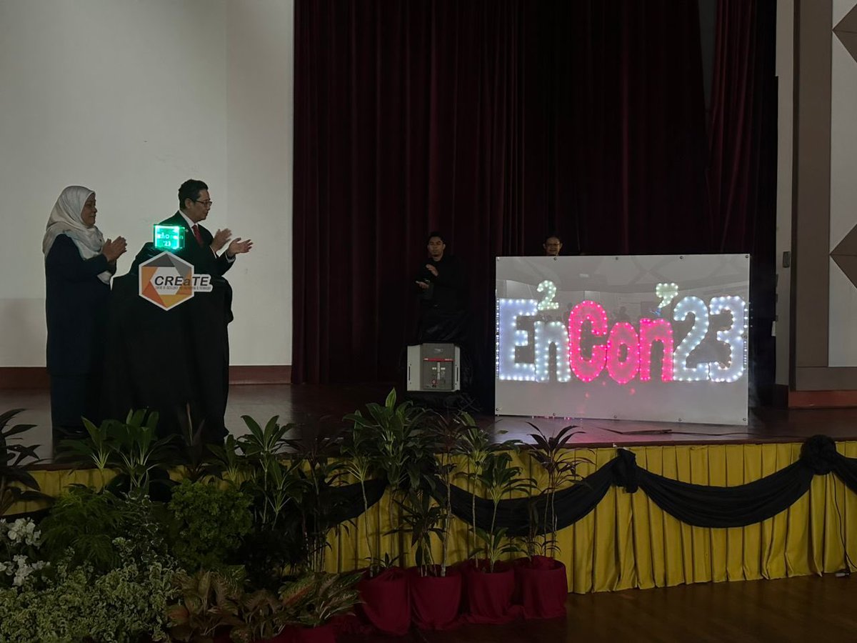 JKRElektrik's tweet photo. Electrical Engineering Conference 2023 𝗘²𝗻𝗖𝗼𝗻’𝟮𝟯 Sedang berlangsung dan Telah Dirasmikan Oleh YBhg. Datuk Sr. Amran Bin Hj. Mohd Majid, Timbalan Ketua Pengarah Kerja Raya (Sektor Pakar) Pada 3 Oktober 2023.

#EnCon23
 PIONEERING INNOVATION, LEADING EXCELLENCE https://t.co/XVoW6COgWv
