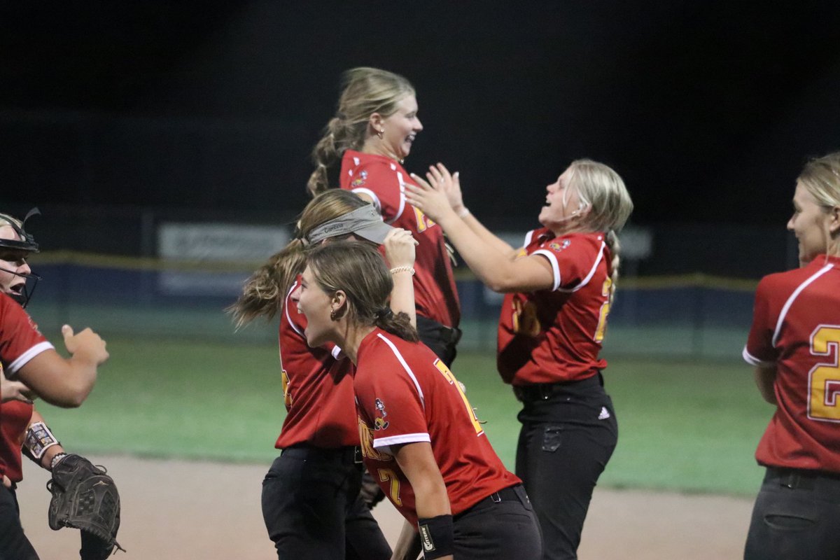 LensBusted's tweet photo. Your C-6 Sub-District Champs!!! @JeffsSoftball https://t.co/gbLsvWviWh