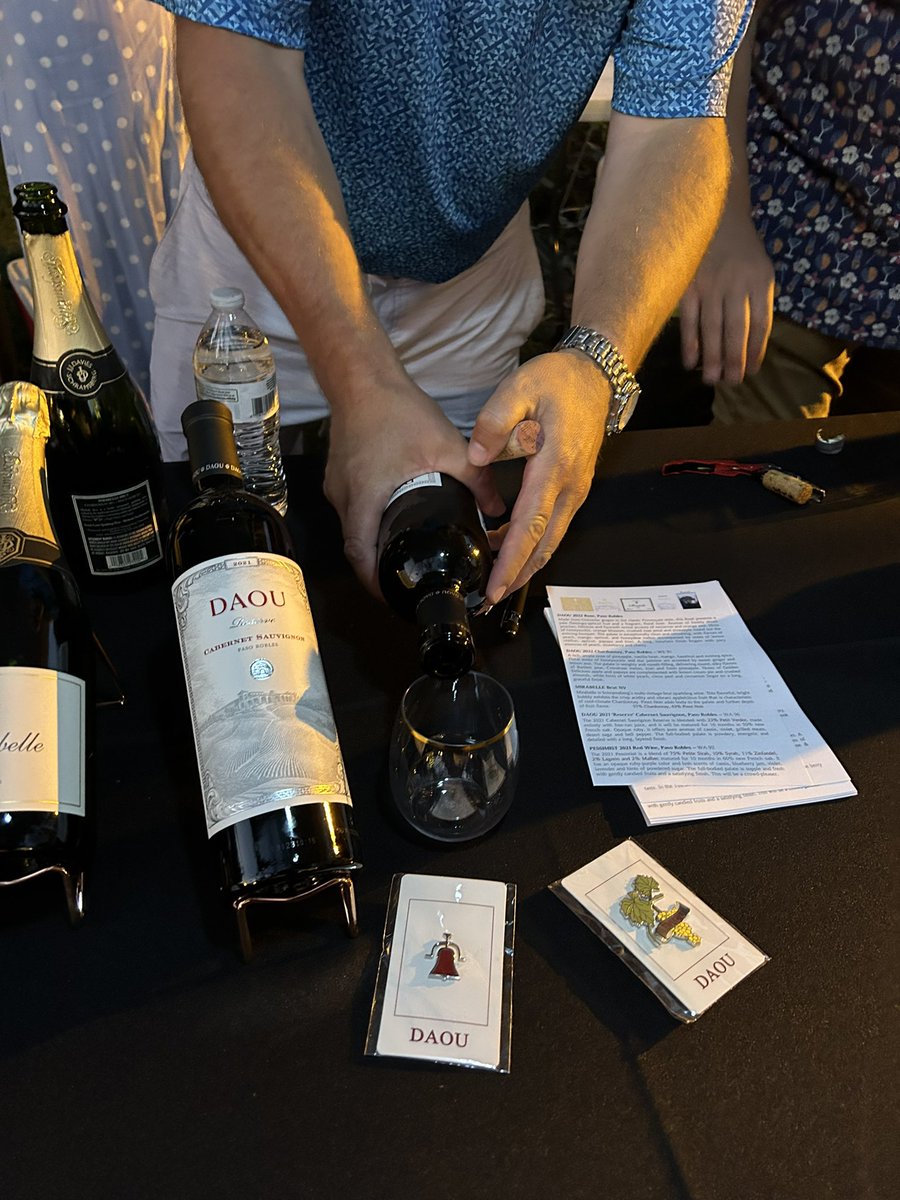 TheCabernetMuse's tweet image. Loved trying the wines by Daou Vineyards @TulsaGardenCenter #WineAndRoses event. #DaouVineyards #TulsaGardenCenter