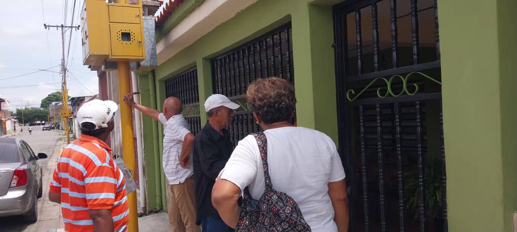 StalinLinares's tweet photo. Ayer en los sectores de Antonio José de Sucre, La Planta y El Aquiles Nazoa de la parroquia Santa Rosa llevando el msj de #ProsperidADxVzla con el Líder @prospericarlos próximo Presidente de Venezuela, rumbo al triunfo en las #PRIMARIAS https://t.co/cPeguioQbw