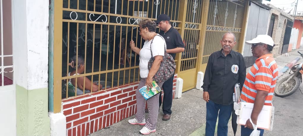 StalinLinares's tweet photo. Ayer en los sectores de Antonio José de Sucre, La Planta y El Aquiles Nazoa de la parroquia Santa Rosa llevando el msj de #ProsperidADxVzla con el Líder @prospericarlos próximo Presidente de Venezuela, rumbo al triunfo en las #PRIMARIAS https://t.co/cPeguioQbw