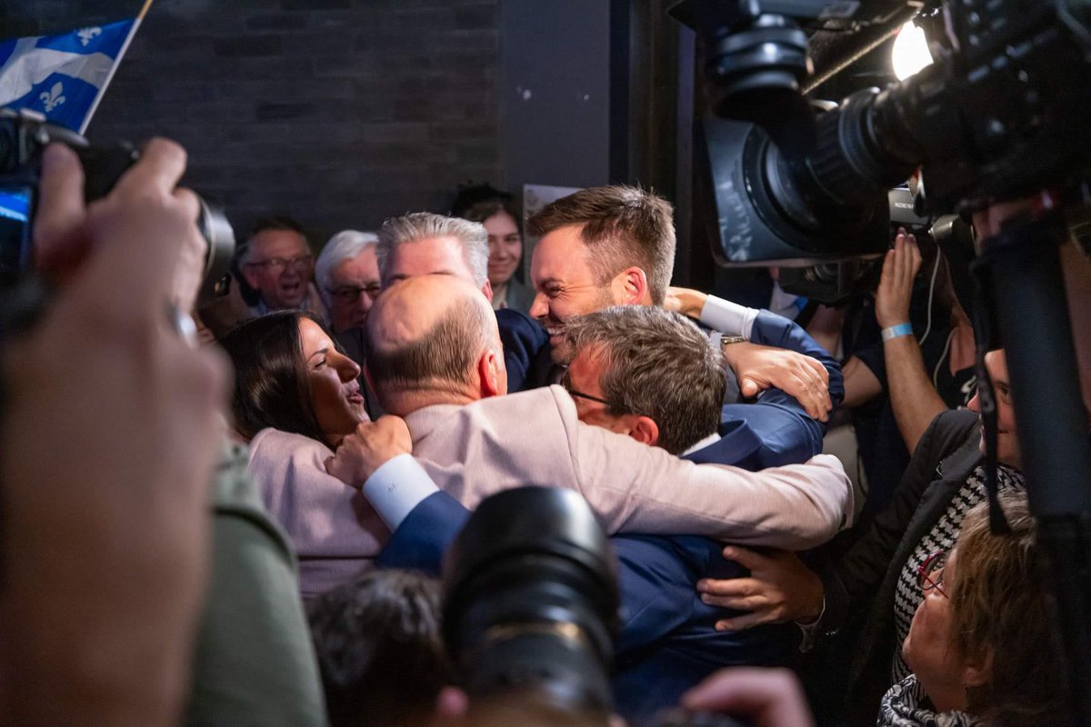 PaulPlamondon's tweet photo. Les mots me manquent pour décrire ce beau moment. 

Merci du fond du coeur aux électeurs de Jean-Talon, qui ont choisi le @partiquebecois pour la première fois en 55 ans d'histoire.

Ce soir, comme le dit si bien la chanson, « Québec : c'est le coeur du pays du Québec! » https://t.co/KqAU4CUwb9