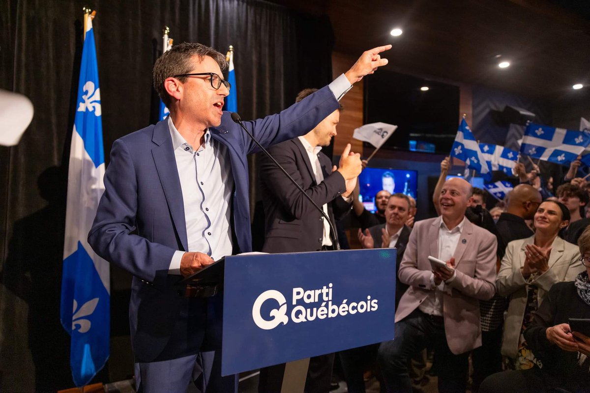 PaulPlamondon's tweet photo. Les mots me manquent pour décrire ce beau moment. 

Merci du fond du coeur aux électeurs de Jean-Talon, qui ont choisi le @partiquebecois pour la première fois en 55 ans d'histoire.

Ce soir, comme le dit si bien la chanson, « Québec : c'est le coeur du pays du Québec! » https://t.co/KqAU4CUwb9
