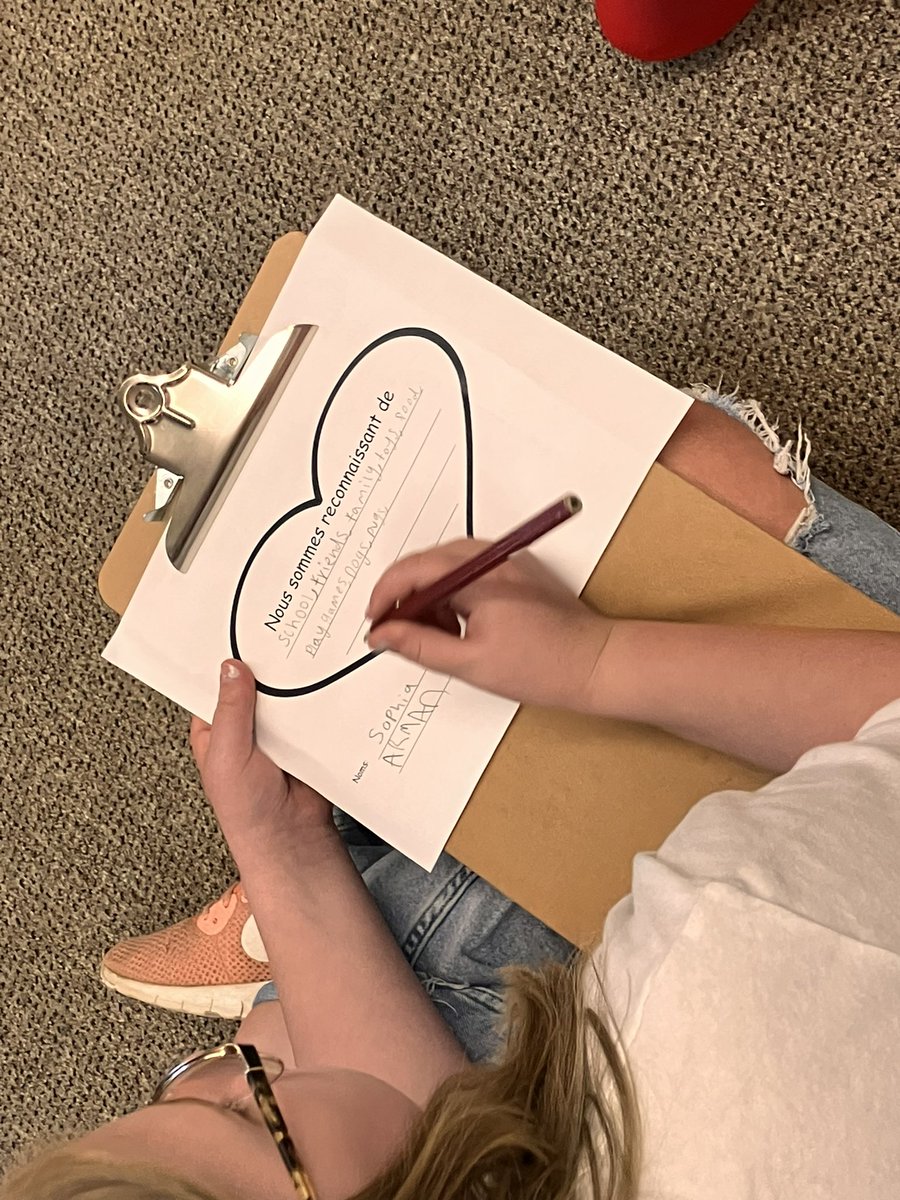 MmeFellows's tweet photo. Thank you @heymissmc for sharing about the Thanksgiving Address with me and our students this morning! Seeing our grade 2s and 6s work so well together to share gratitude was inspiring! https://t.co/zbhGzjjgpU