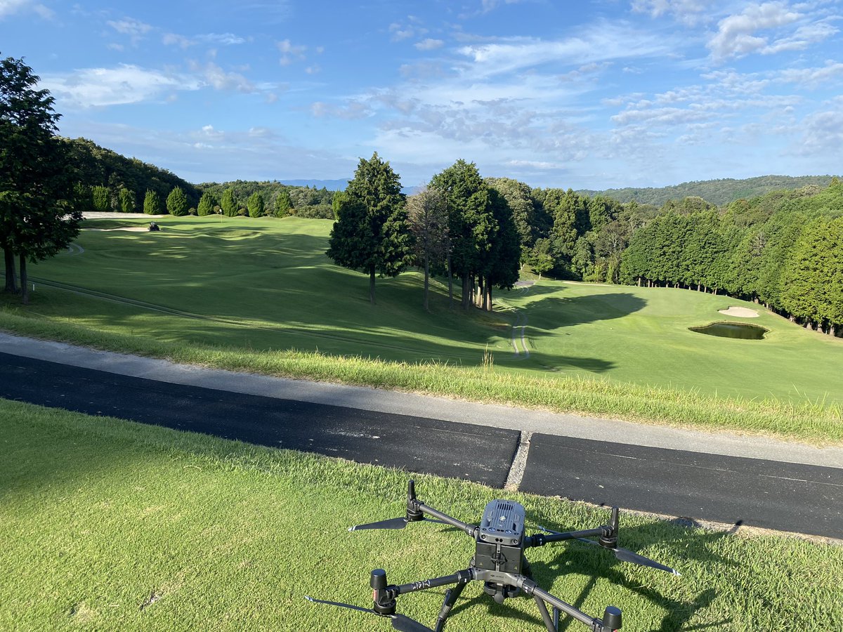 dronedatakk's tweet photo. 本日はゴルフ場の測量。全部で27Hあるのでなるべくたくさん済ませたいですね。 https://t.co/C4HNRBrMHu