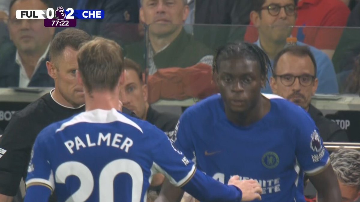 3HShipo's tweet image. 📌الدقيقة 76: توم كيرني وحيدا امام نقطة الجزاء 
📌الدقيقة 77: لوكيتش يهرب من رقابة إنزو 
🔄 الدقيقة 78: مشاركة ليزلي أوجوشوكو 

برأيي ان بوتشيتينو اتأخر في تبديل ليزلي، كان من المفترض ينزل في فترة الدقايق 55-60 خاصة مع ضغط فولهام وفقدان السيطرة على الكرة 
#Lesley #Ugochukwu