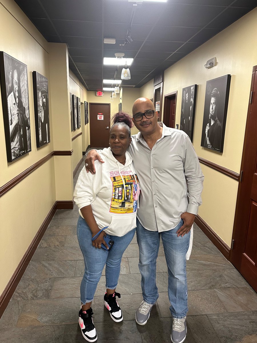 NiiomeeOcean's tweet image. Meanwhile at #StressFactory
I was living my best life laughing with Mr Living Single himself
#Ovie #livingsingle #comedy