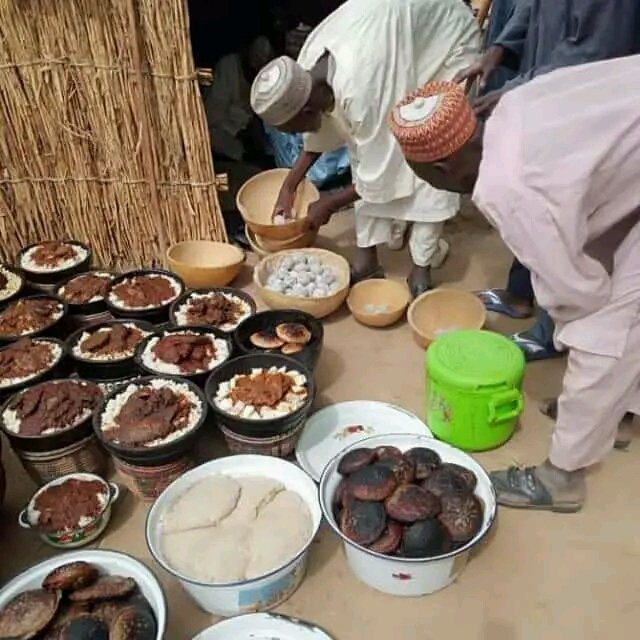 Fawan2425's tweet photo. Do they still do that in villages.... I missed those moments https://t.co/aqSiceJ8Ds