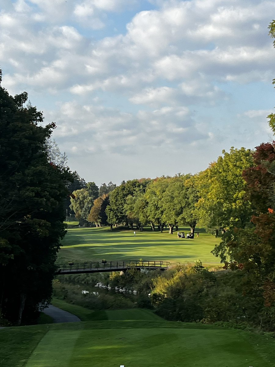 Robert Thompson tweet media